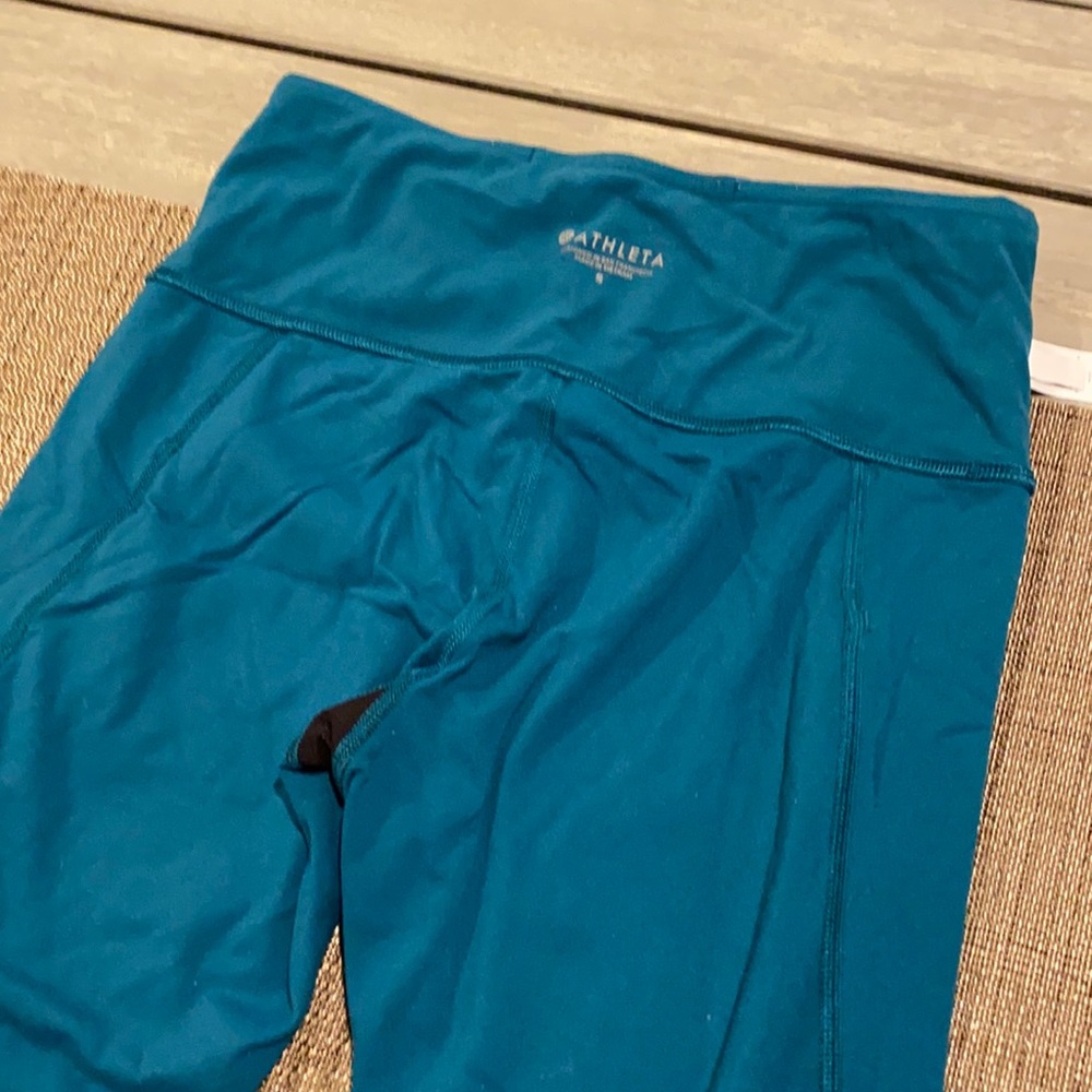 Athleta Salutation Stash Pocket Capri Small